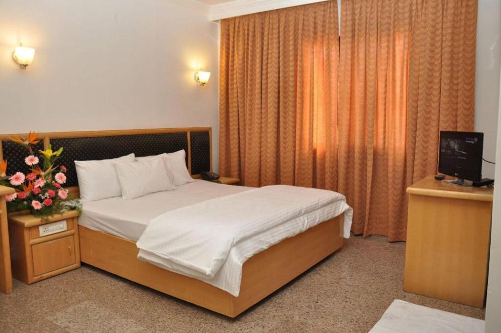 Hotelpearlinn บังกาลอร์ ภายนอก รูปภาพ